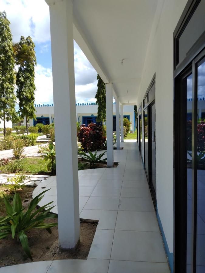 Coconut Tree Village Beach Resort Уроа Екстериор снимка