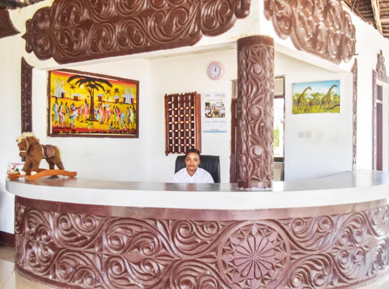 Coconut Tree Village Beach Resort Уроа Екстериор снимка